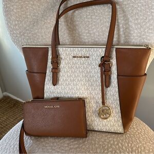 Charlotte Large Saffiano Leather Top-Zip Tote Bag & wallet